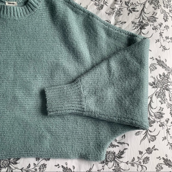 ✨3 for 15✨Ballon style sweater - Picture 4 of 6